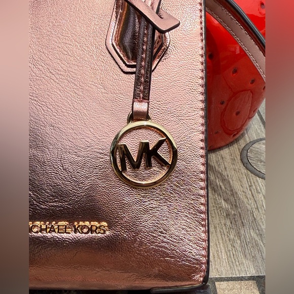 NWOT!Michael Kors Rose Gold Mini Bag w/ Luxe Finish Metallic Rose Gold - Picture 3 of 7